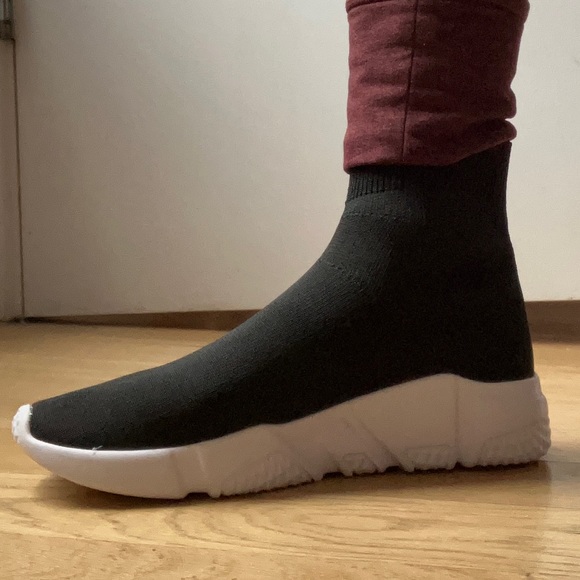 Steve Madden Taffey knit sneaker booties - Picture 11 of 12